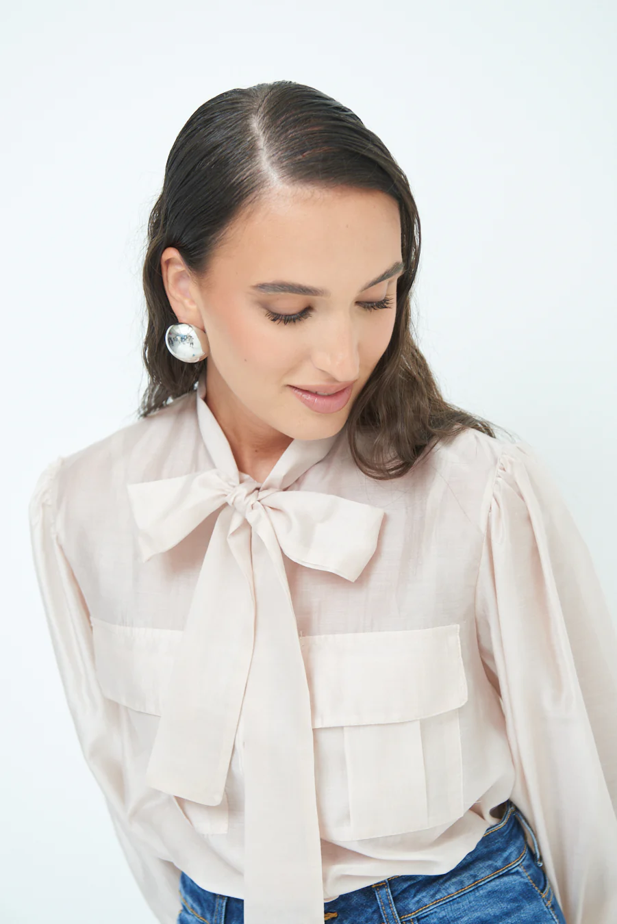 Bow-tie blouse with puff sleeves