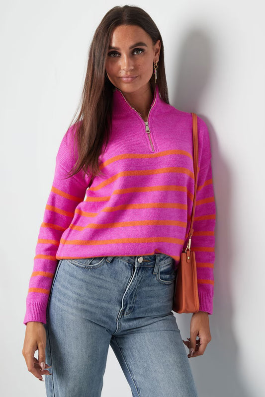 Knitted sweater stripes with zipper