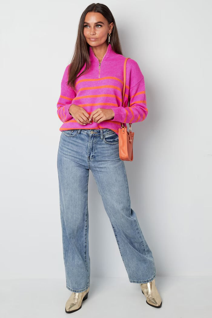 Knitted sweater stripes with zipper